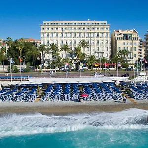 4* מלון West End Promenade